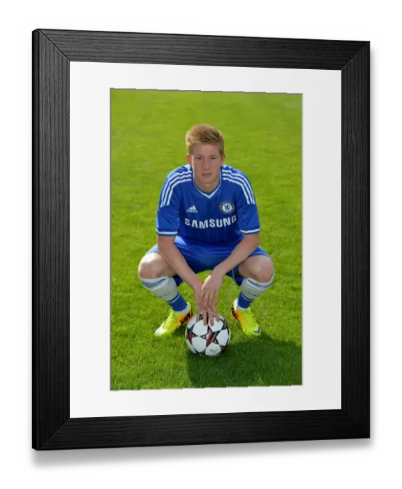 Framed Print : Chelsea FC 2013-2014 Squad: Training with Kevin De Bruyne at Cobham Framed Print : Chelsea FC 2013-2014 Squad: Training with Kevin De Bruyne at Cobham