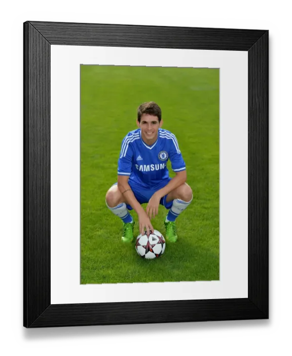 Framed Print : Chelsea FC 2013-2014 Squad: A Training Moment with Oscar Framed Print : Chelsea FC 2013-2014 Squad: A Training Moment with Oscar