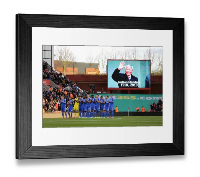Framed Print : Chelsea Players Pay Tribute: Minutes Applause for Nelson Mandela at Stoke City vs Chelsea (December 7, 2013) Framed Print : Chelsea Players Pay Tribute: Minutes Applause for Nelson Mandela at Stoke City vs Chelsea (December 7, 2013)