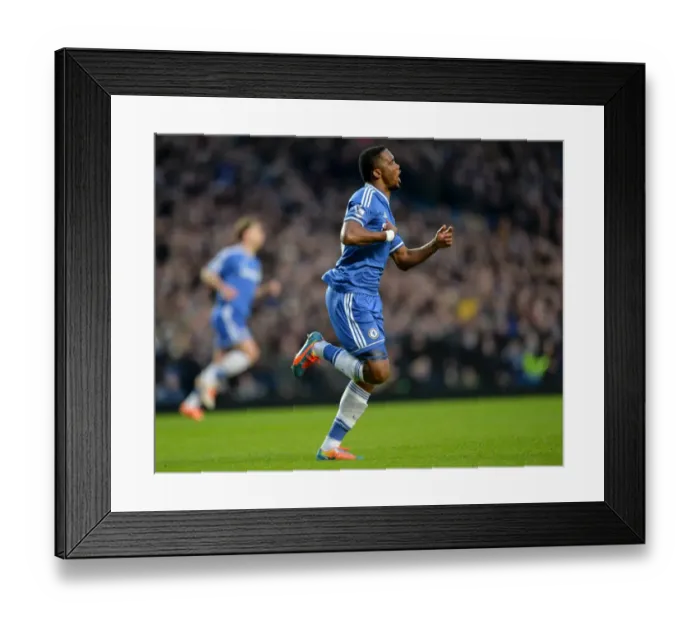 Framed Print : Soccer - Barclays Premier League - Chelsea v Manchester United - Stamford Bridge Framed Print : Soccer - Barclays Premier League - Chelsea v Manchester United - Stamford Bridge
