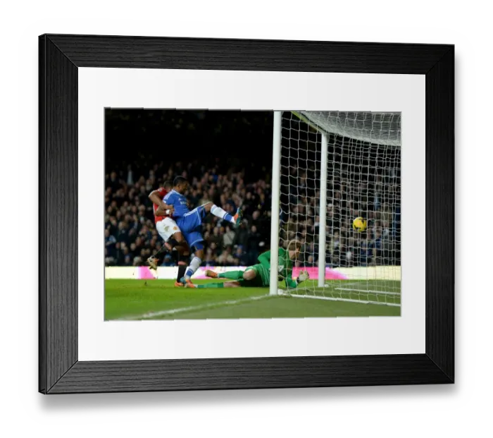 Framed Print : Samuel Eto'o Scores Chelsea's Third Goal Against Manchester United (19th January 2014) Framed Print : Samuel Eto'o Scores Chelsea's Third Goal Against Manchester United (19th January 2014)
