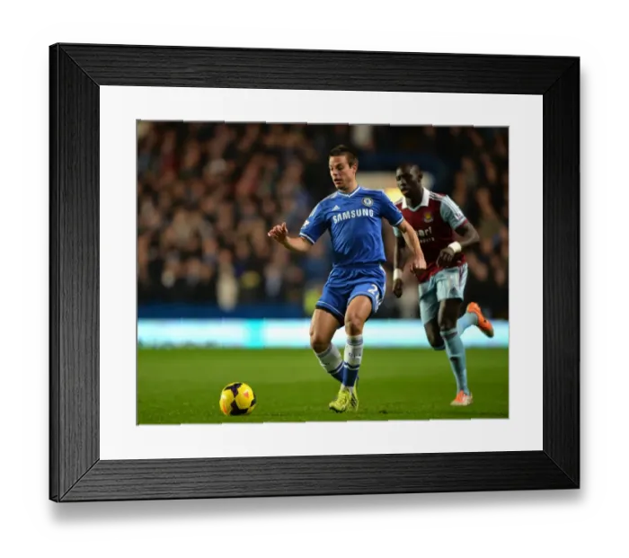 Framed Print : Cesar Azpilicueta in Action: Chelsea vs. West Ham United, Barclays Premier League (January 29, 2014) Framed Print : Cesar Azpilicueta in Action: Chelsea vs. West Ham United, Barclays Premier League (January 29, 2014)