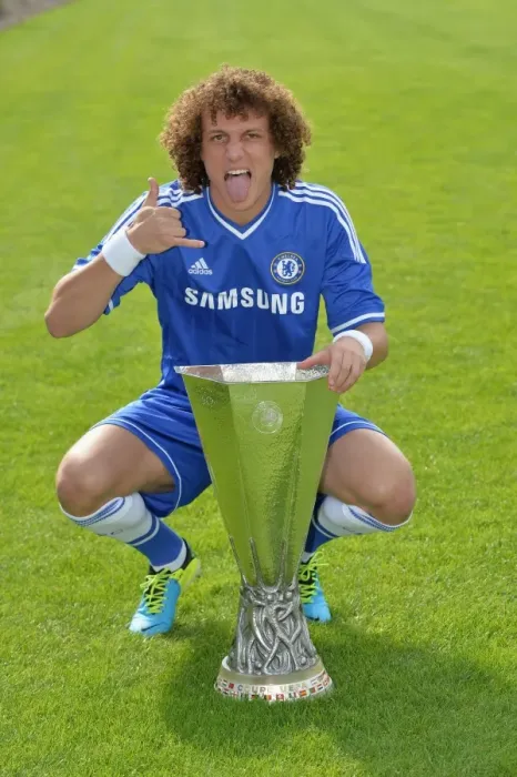Framed Print : Chelsea FC: 2013-2014 Season - David Luiz at Squad Photocall, Cobham Training Ground Framed Print : Chelsea FC: 2013-2014 Season - David Luiz at Squad Photocall, Cobham Training Ground