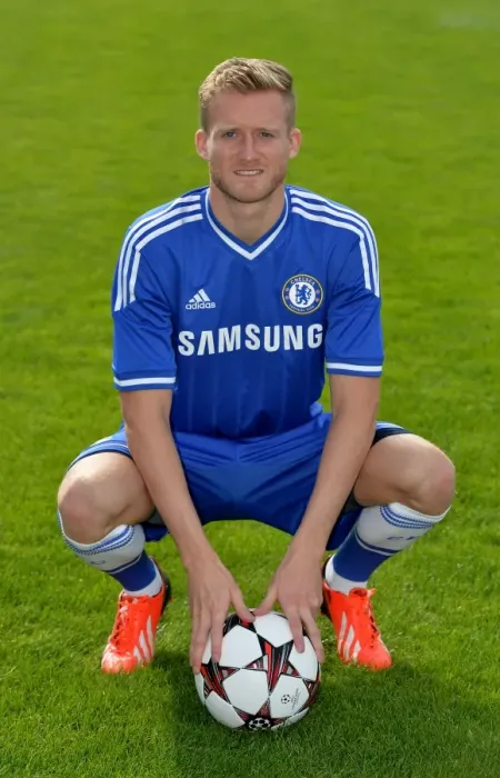 Framed Print : Chelsea FC 2013-2014 Squad: Training with Andre Schurrle at Cobham Framed Print : Chelsea FC 2013-2014 Squad: Training with Andre Schurrle at Cobham