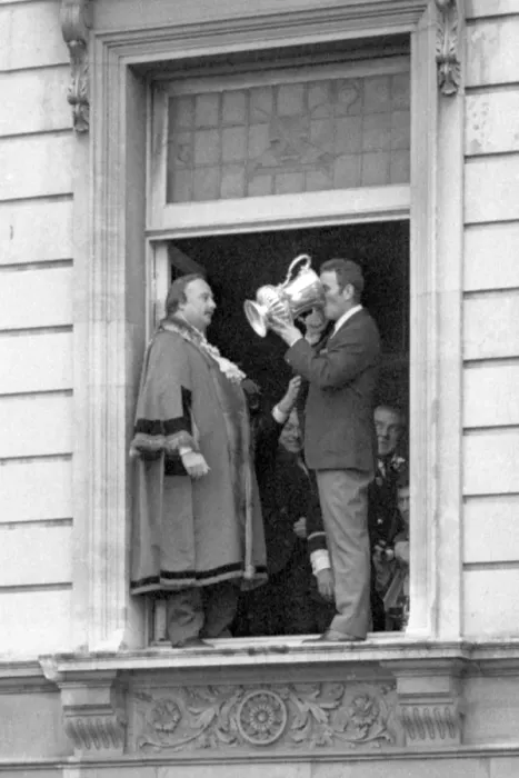 Framed Print : Chelsea FC: Celebrating FA Cup Victory with Dave Sexton at Fulham Town Hall, 1970s Framed Print : Chelsea FC: Celebrating FA Cup Victory with Dave Sexton at Fulham Town Hall, 1970s