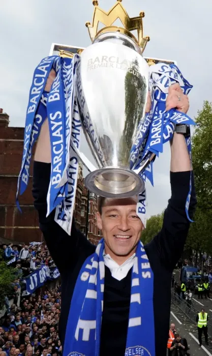 Framed Print : Chelsea FC: John Terry's Triumphant Victory Parade with the Premier League Trophy, London, 2010 Framed Print : Chelsea FC: John Terry's Triumphant Victory Parade with the Premier League Trophy, London, 2010
