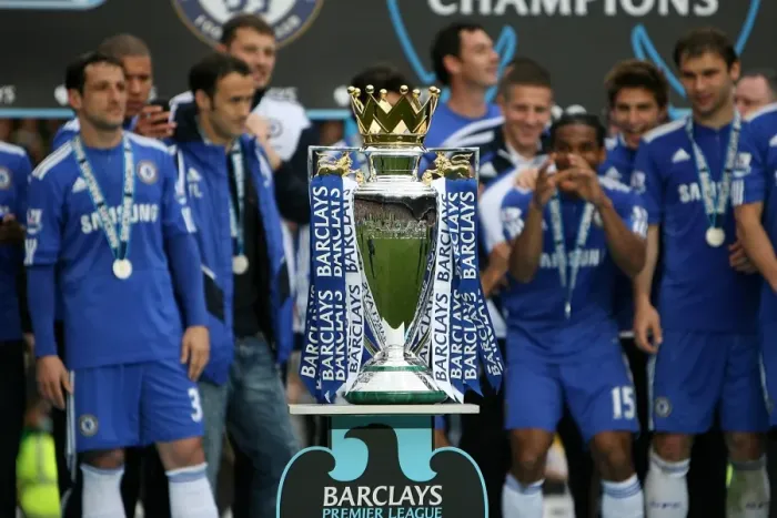Framed Print : Chelsea FC: Premier League Champions 2009-2010 - Celebrating Victory at Stamford Bridge