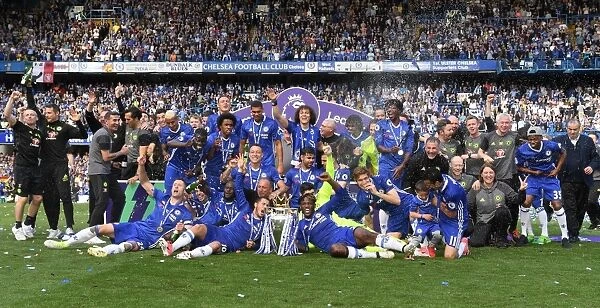 Chelsea FC: Premier League Champions 2016-2017 - Triumphant Celebration after Winning against Sunderland