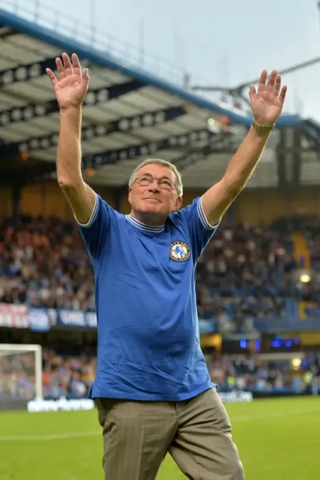 Framed Print : Chelsea Legends: Bobby Tambling Reunites with Stamford Bridge at Half-time vs. Fulham (21st September 2013) Framed Print : Chelsea Legends: Bobby Tambling Reunites with Stamford Bridge at Half-time vs. Fulham (21st September 2013)