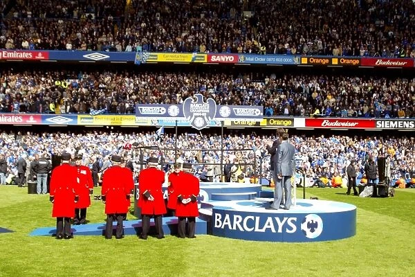 The Chelsea pensioners await the arrival of the playing staff