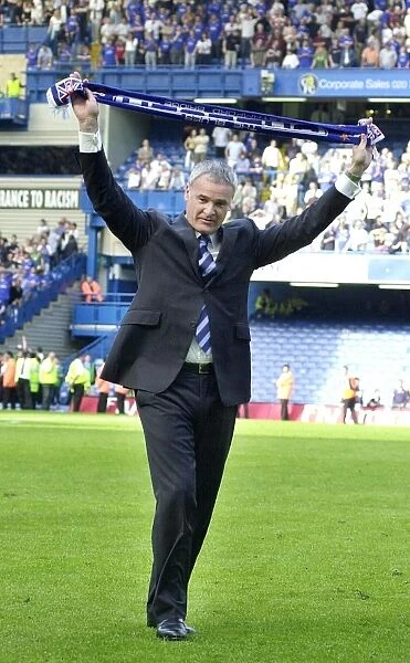 Chelsea V Leeds. Chelsea manager Claudio Ranieri thanks Chelsea supporters