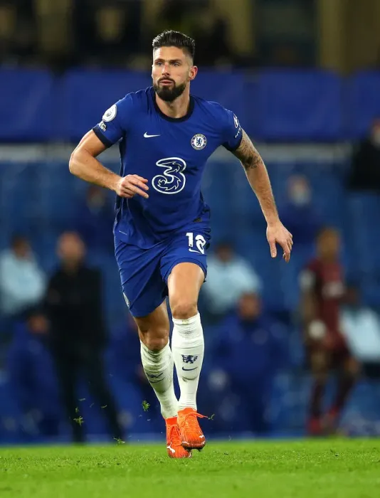 Framed Print : Chelsea vs Leeds United: Olivier Giroud in Action at Sold-Out Stamford Bridge, Premier League, London