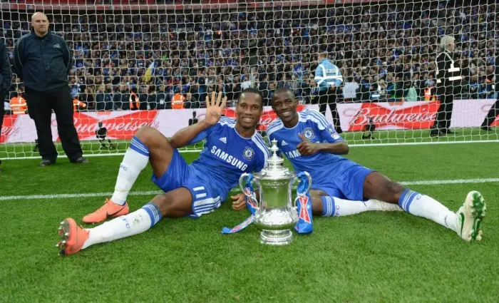 Framed Print : Chelsea's Glory: FA Cup Final Triumph over Liverpool - Drogba and Ramires Celebrate