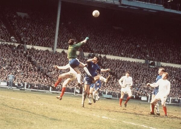 FA Cup Final Soccer. Peter Bonetti, Chelsea Clears a Leeds United Attack