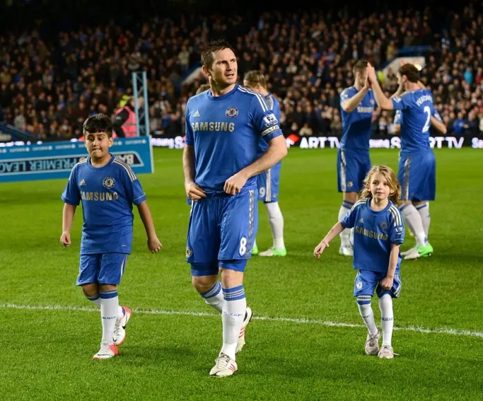 Framed Print : Frank Lampard and Chelsea Mascots: Pre-Match Gathering at Stamford Bridge (Chelsea v QPR, 2nd January 2013) Framed Print : Frank Lampard and Chelsea Mascots: Pre-Match Gathering at Stamford Bridge (Chelsea v QPR, 2nd January 2013)