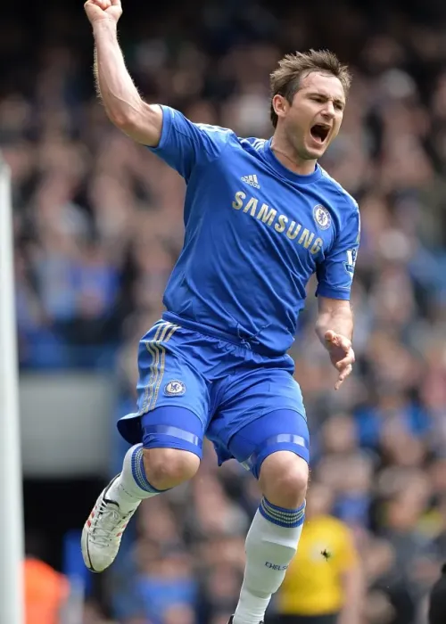 Framed Print : Frank Lampard's Double Strike: Celebrating Chelsea's Second Goal Against Swansea City (April 28, 2013)