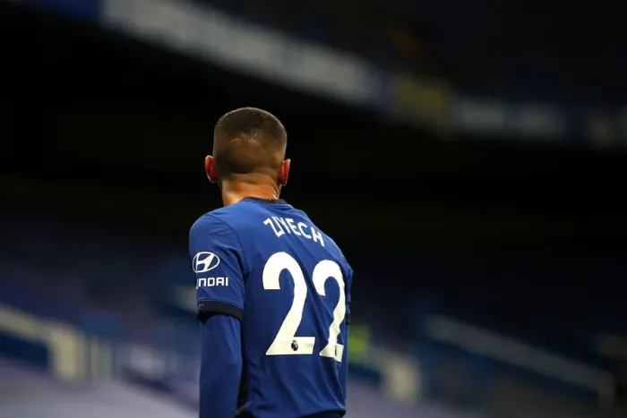 Framed Print : Hakim Ziyech in Action: Chelsea vs Southampton at Empty Stamford Bridge, October 2020