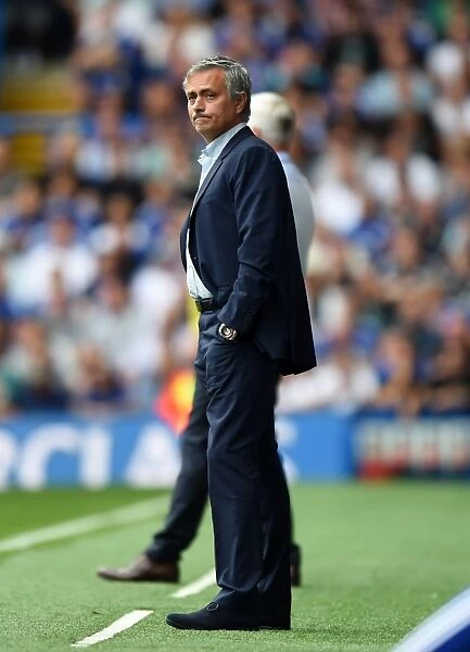 Jose Mourinho at the Helm: Chelsea vs. Crystal Palace, Barclays Premier League (August 2015)