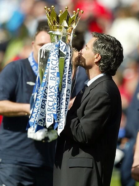Jose Mourinho's Premier League Glory: Chelsea FC's Unforgettable Victory over Charlton Athletic (2004-2005)