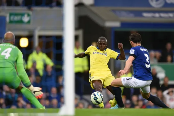 Framed Print : Ramires Scores Chelsea's Fifth Goal: Everton 0-5 Chelsea (Barclays Premier League, Goodison Park, 30th August 2014) Framed Print : Ramires Scores Chelsea's Fifth Goal: Everton 0-5 Chelsea (Barclays Premier League, Goodison Park, 30th August 2014)