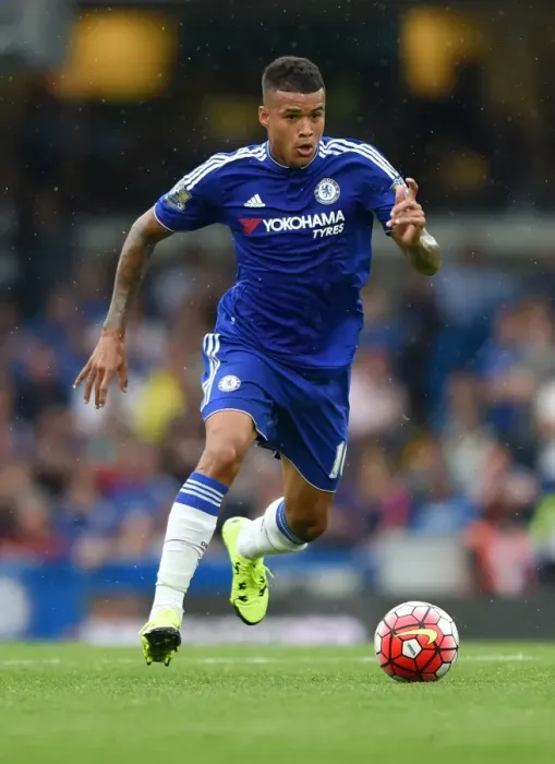 Framed Print : Robert Kenedy's Brilliant Debut: Chelsea vs Crystal Palace (August 2015) - Barclays Premier League Framed Print : Robert Kenedy's Brilliant Debut: Chelsea vs Crystal Palace (August 2015) - Barclays Premier League
