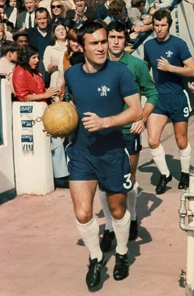 SOCCER. Ron Harris Leads out Chelsea