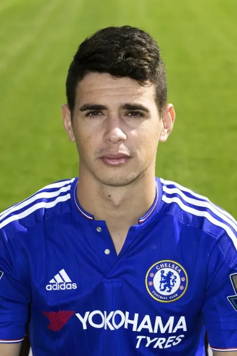 Framed Print : Training with Oscar: Chelsea FC's 2015-16 Premier League Squad