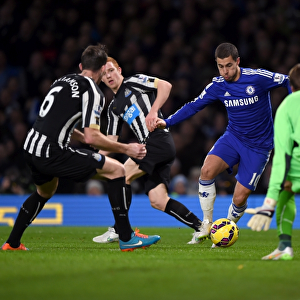 Battle for the Ball: Eden Hazard vs. Michael Williamson - Chelsea vs. Newcastle United, Premier League (2015)