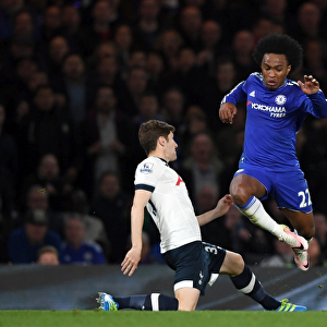 Battle at Stamford Bridge: Willian Sandwiched by Dembele and Davies (Chelsea vs. Tottenham Hotspur, Premier League 2015-16)