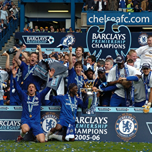 Celebrating Back-to-Back Premier League Titles: Chelsea's Unforgettable Moment at Stamford Bridge (2005-2006) - Manchester United Toppled