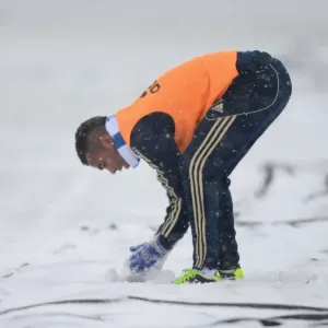 Le Chelsea Football Club : l'entraînement d'Ashley Cole au terrain de Cobham – Ligue des champions Le Chelsea Football Club : l'entraînement d'Ashley Cole au terrain de Cobham – Ligue des champions