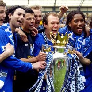 Chelsea Footballers Print: 2004-2005 Premier League Champions Chelsea Footballers Print: 2004-2005 Premier League Champions
