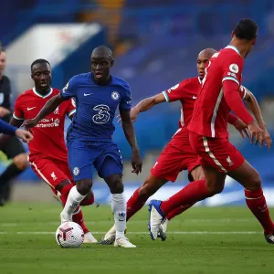Chelsea contra Liverpool: Acción de N'golo Kanté en el Estadio de Stamford Bridge Chelsea contra Liverpool: Acción de N'golo Kanté en el Estadio de Stamford Bridge