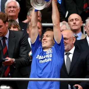 La victoria del trofeo de la Copa FA con Chelsea y su celebración, Arjen Robben contra el Manchester United en 2007 La victoria del trofeo de la Copa FA con Chelsea y su celebración, Arjen Robben contra el Manchester United en 2007