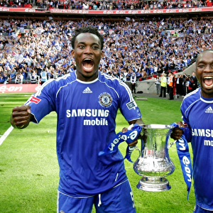 Chelsea's Essien and Makelele Triumph: FA Cup Victory over Manchester United (2007)