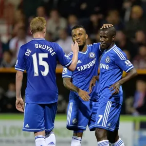 Ramíres de Chelsea y sus compañeros celebran el doble gol contra la ciudad de Swansea en la Copa del Capitán Ramíres de Chelsea y sus compañeros celebran el doble gol contra la ciudad de Swansea en la Copa del Capitán