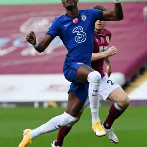 Dietro le porte chiuse : Tammy Abraham porta i Blues a vincere contro Burnley su un terreno vuoto Dietro le porte chiuse : Tammy Abraham porta i Blues a vincere contro Burnley su un terreno vuoto