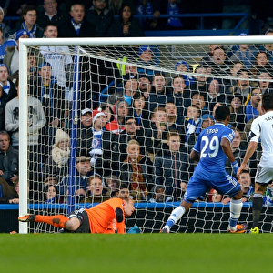 Eden Hazard Scores First: Chelsea Outshines Swansea City in Premier League Clash at Stamford Bridge (December 26, 2013)