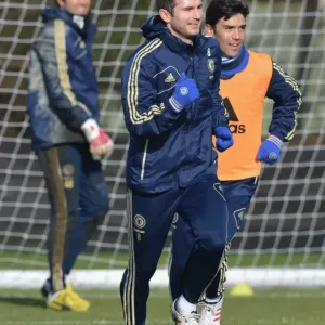 Franck Lampard dirige une séance de formation à Cobham : le club de football Chelsea et la ligue Barclaycard Première Division Franck Lampard dirige une séance de formation à Cobham : le club de football Chelsea et la ligue Barclaycard Première Division
