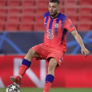 Mateo Kovacic in Empty Estadio Ramon Sanchez Pizjuan: FC Porto vs. Chelsea FC, UEFA Champions League Quarterfinal (April 2021) Mateo Kovacic in Empty Estadio Ramon Sanchez Pizjuan: FC Porto vs. Chelsea FC, UEFA Champions League Quarterfinal (April 2021)