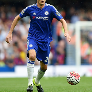Nemanja Matic in Action: Chelsea vs. Crystal Palace, Premier League Showdown at Stamford Bridge (August 2015)