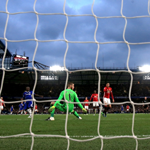 N'Golo Kante Stuns Manchester United: Chelsea's Fourth Goal Explosion at Stamford Bridge