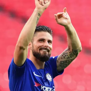 La célébration émotionnelle d'Olivier Giroud pour le vainqueur de la Coupe FA : Le triomphe du Chelsea FC sur Manchester United La célébration émotionnelle d'Olivier Giroud pour le vainqueur de la Coupe FA : Le triomphe du Chelsea FC sur Manchester United