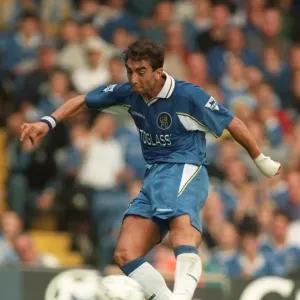 Roberto Di Matteo Print: Chelsea vs Newcastle United Football Action Photo Roberto Di Matteo Print: Chelsea vs Newcastle United Football Action Photo