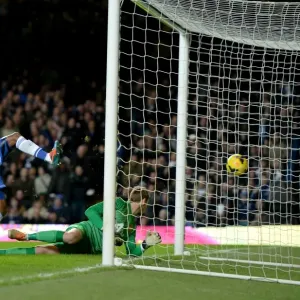 Print of Samuel Eto'o scoring Chelsea's third goal Print of Samuel Eto'o scoring Chelsea's third goal