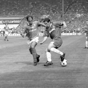 Le Triomphe de Scott Minto : le triomphé du championnat d'Angleterre en coupe nationale de football, la finale des années 97 entre les Blues et l'Athlétic Boro à Wembley Le Triomphe de Scott Minto : le triomphé du championnat d'Angleterre en coupe nationale de football, la finale des années 97 entre les Blues et l'Athlétic Boro à Wembley