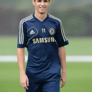 Le soccer de l'Chelsea à la formation au centre de formation de Cobham Le soccer de l'Chelsea à la formation au centre de formation de Cobham