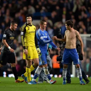 Torres y Oscar: Un momento de deportividad después del partido entre el Chelsea y el Manchester City (27 de octubre de 2013)