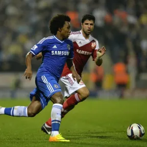 William en Acción: El Jugador Estrella de Chelsea Se Enfrenta a Swindon Town en la Ronda Final del Copa Capital One William en Acción: El Jugador Estrella de Chelsea Se Enfrenta a Swindon Town en la Ronda Final del Copa Capital One