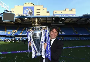 Antonio Conte's Triumph: Chelsea's Premier League Title Win (Home)